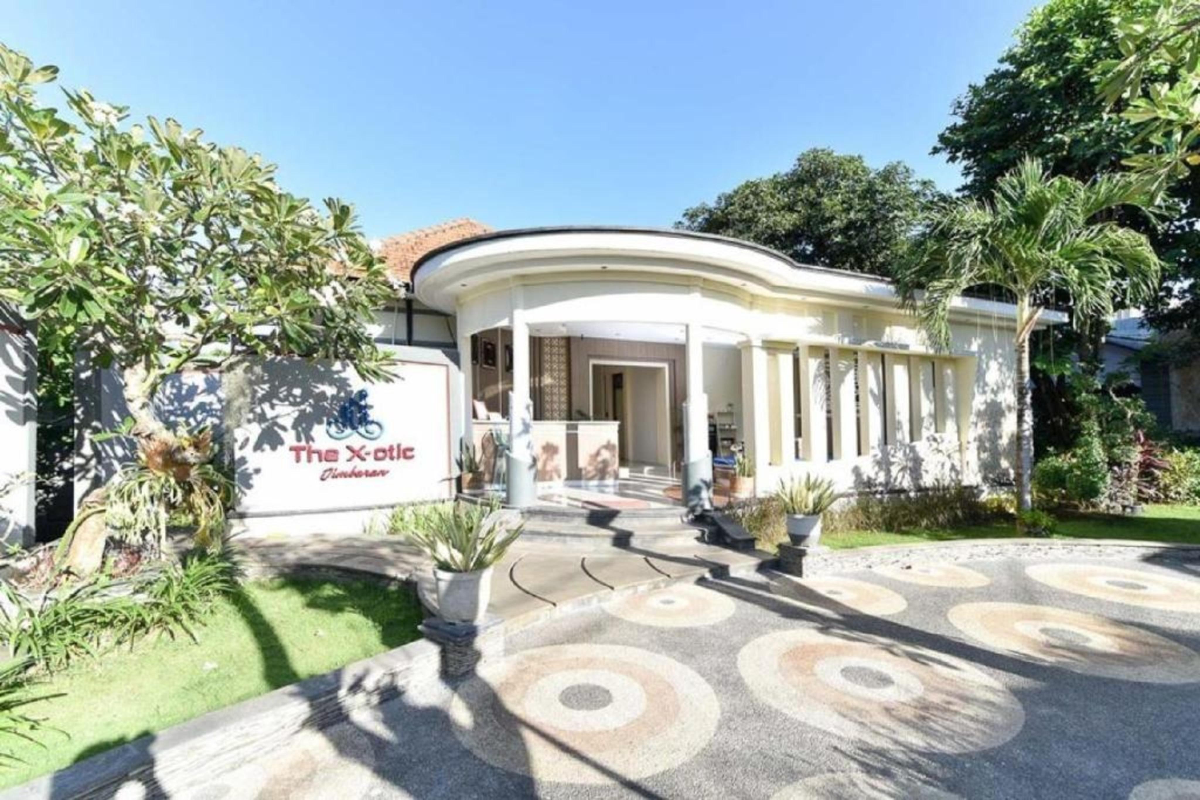 Hotel The Xotic Jimbaran Esterno foto